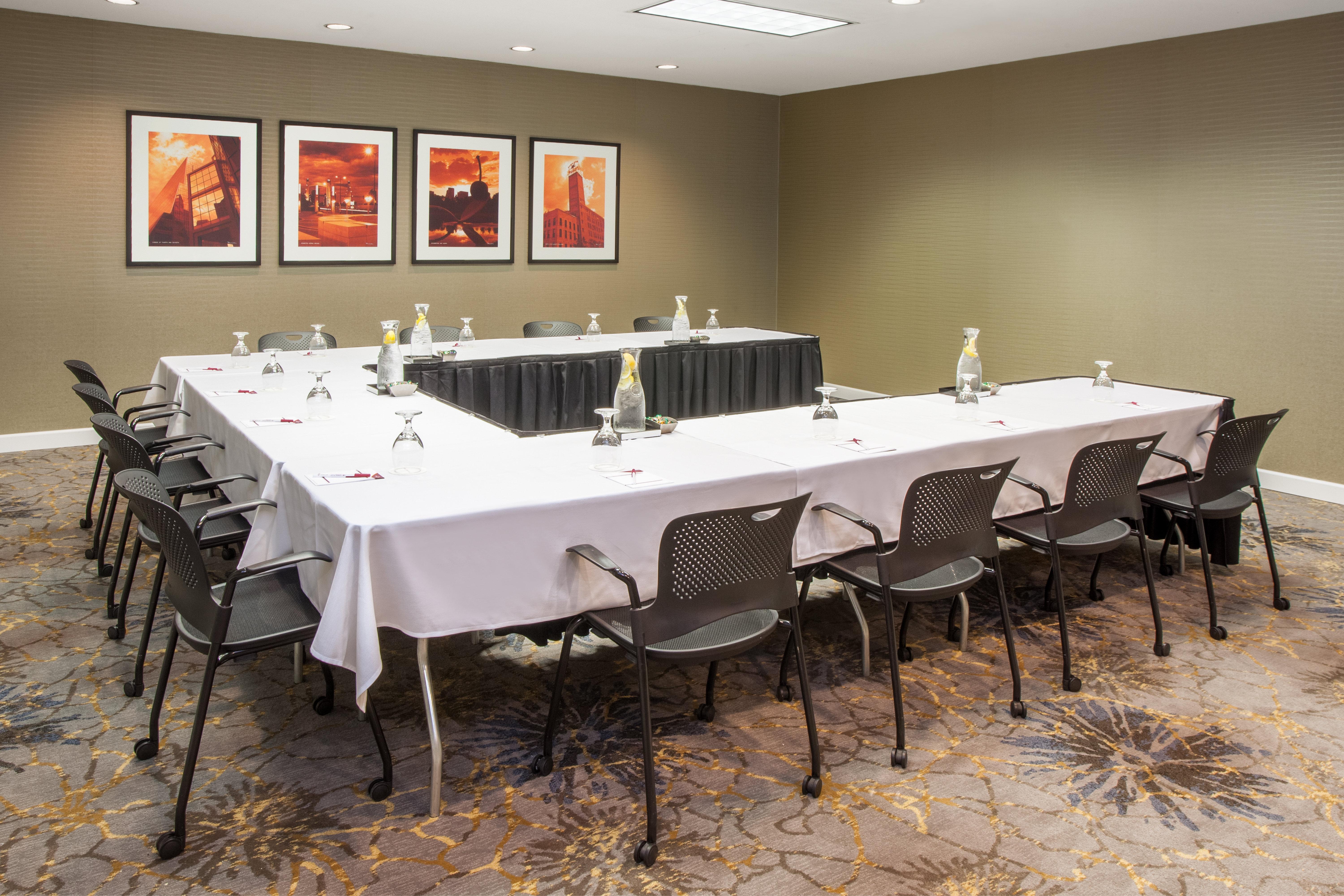 Crowne Plaza Suites Msp Airport - Mall Of America By Ihg Блумингтон Экстерьер фото