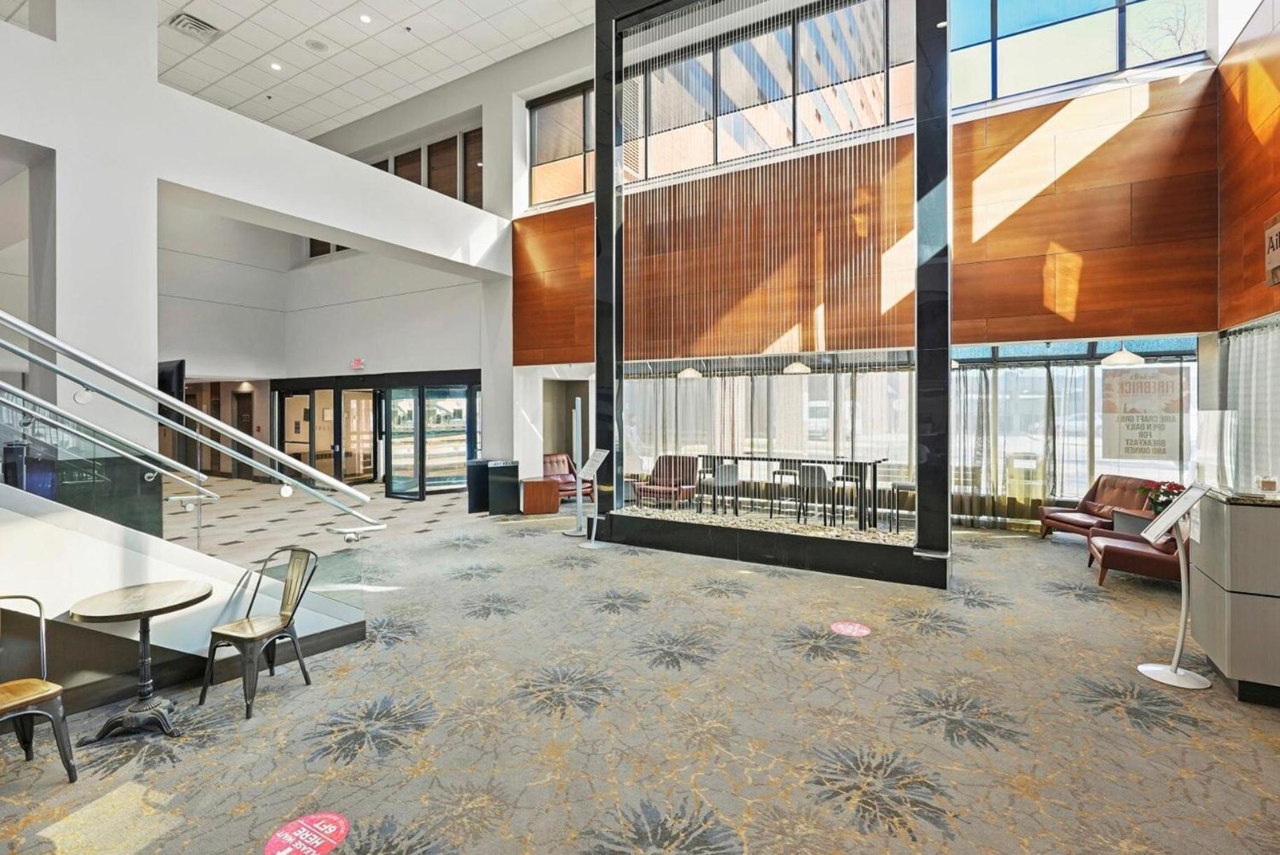 Crowne Plaza Suites Msp Airport - Mall Of America By Ihg Блумингтон Экстерьер фото